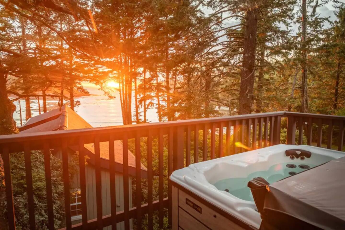 Storm Watcher • Hot Tub | Stunning Ocean Views | Beachside Retreat