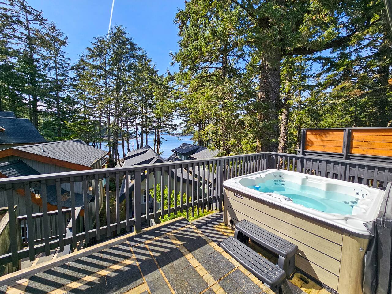 Tidal Pool • Hot Tub ~ Oceanfront Loft with Views!