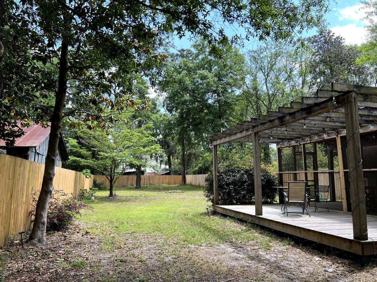 Park Circle 2BR~Huge Yard~Easy Drive Downtown CHS