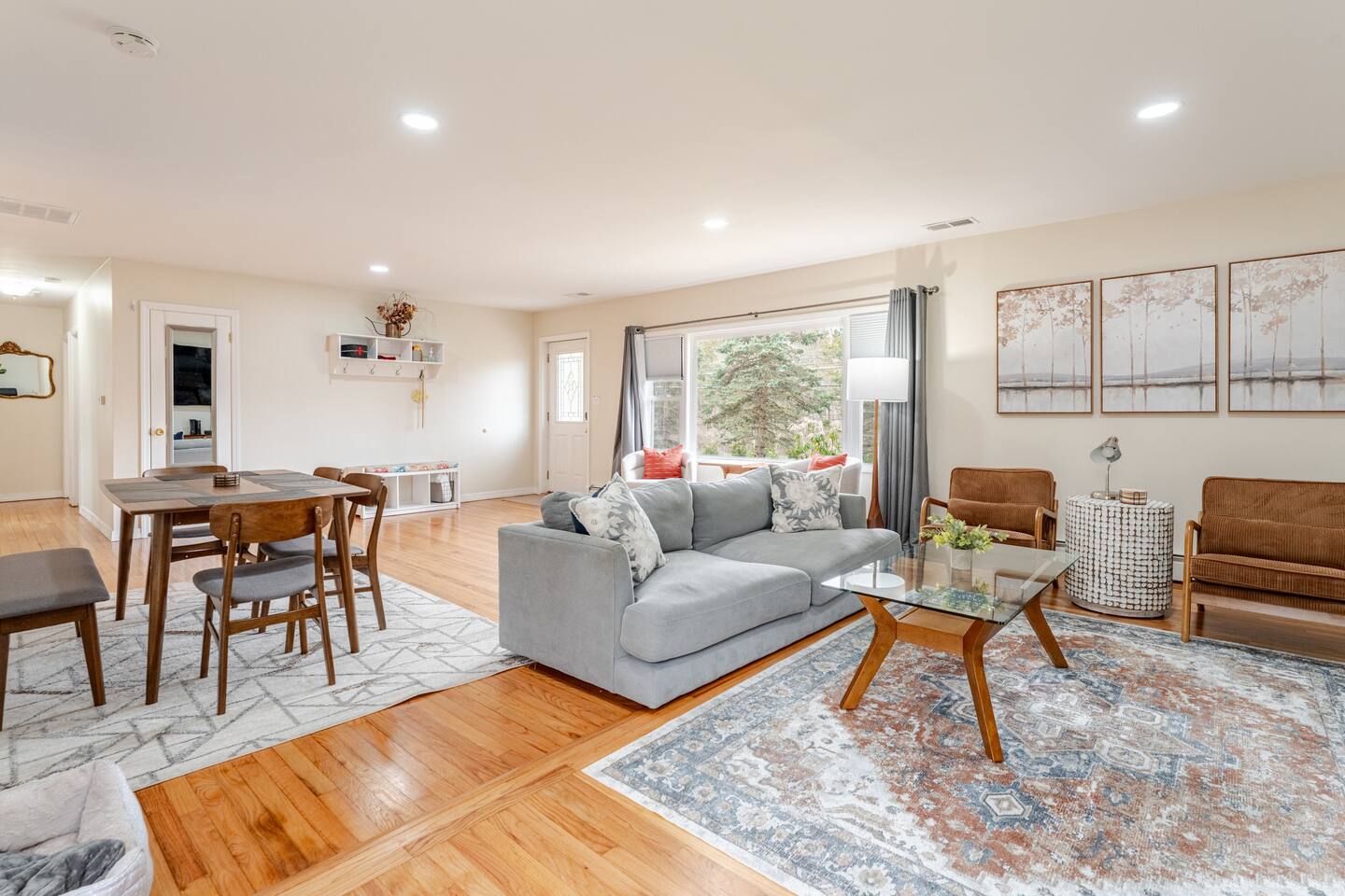 3BR Family Home w King Bed~15 mins to the Gunks!