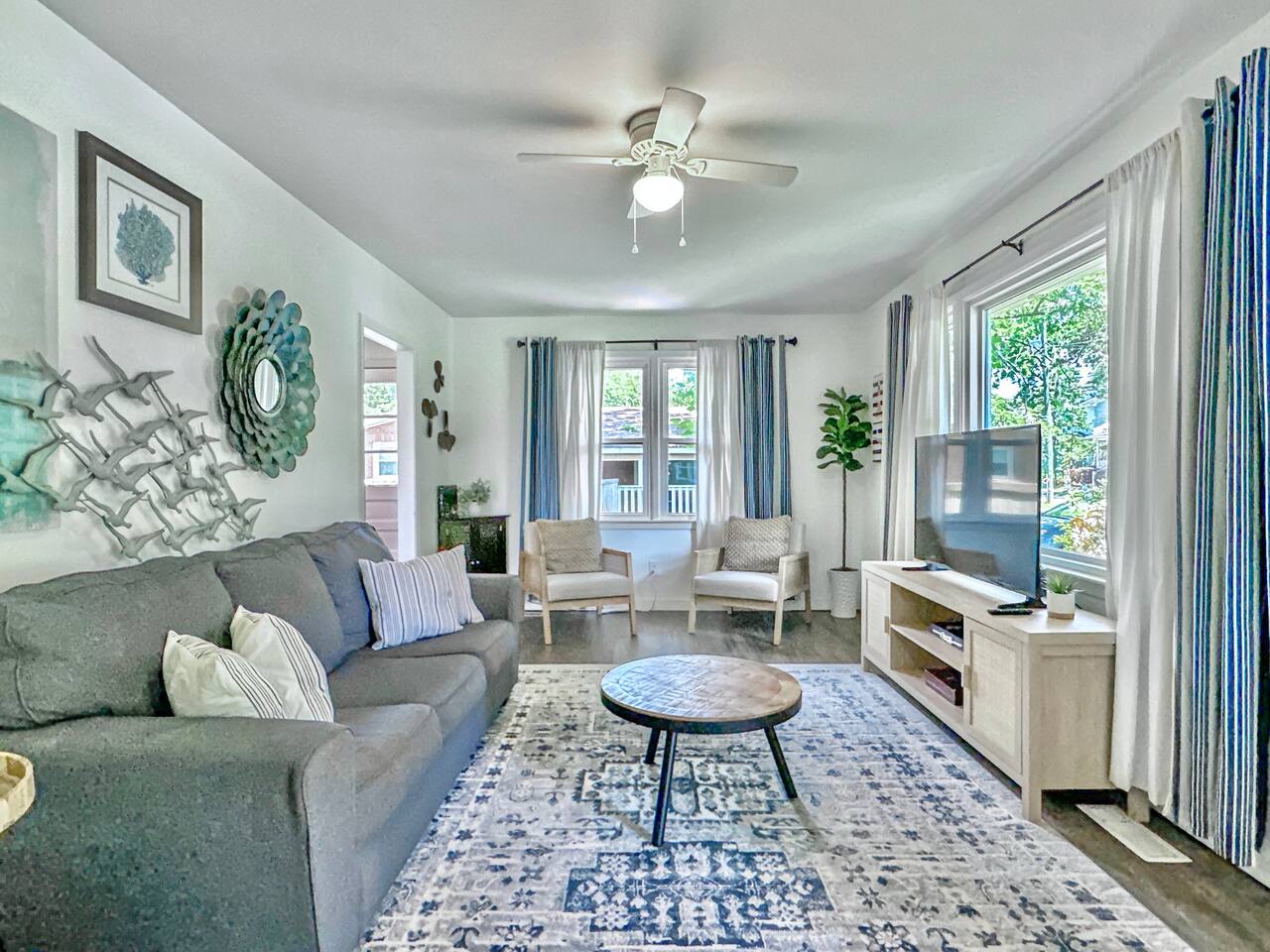 3BR Family Haven~22 mins to beach with huge yard!