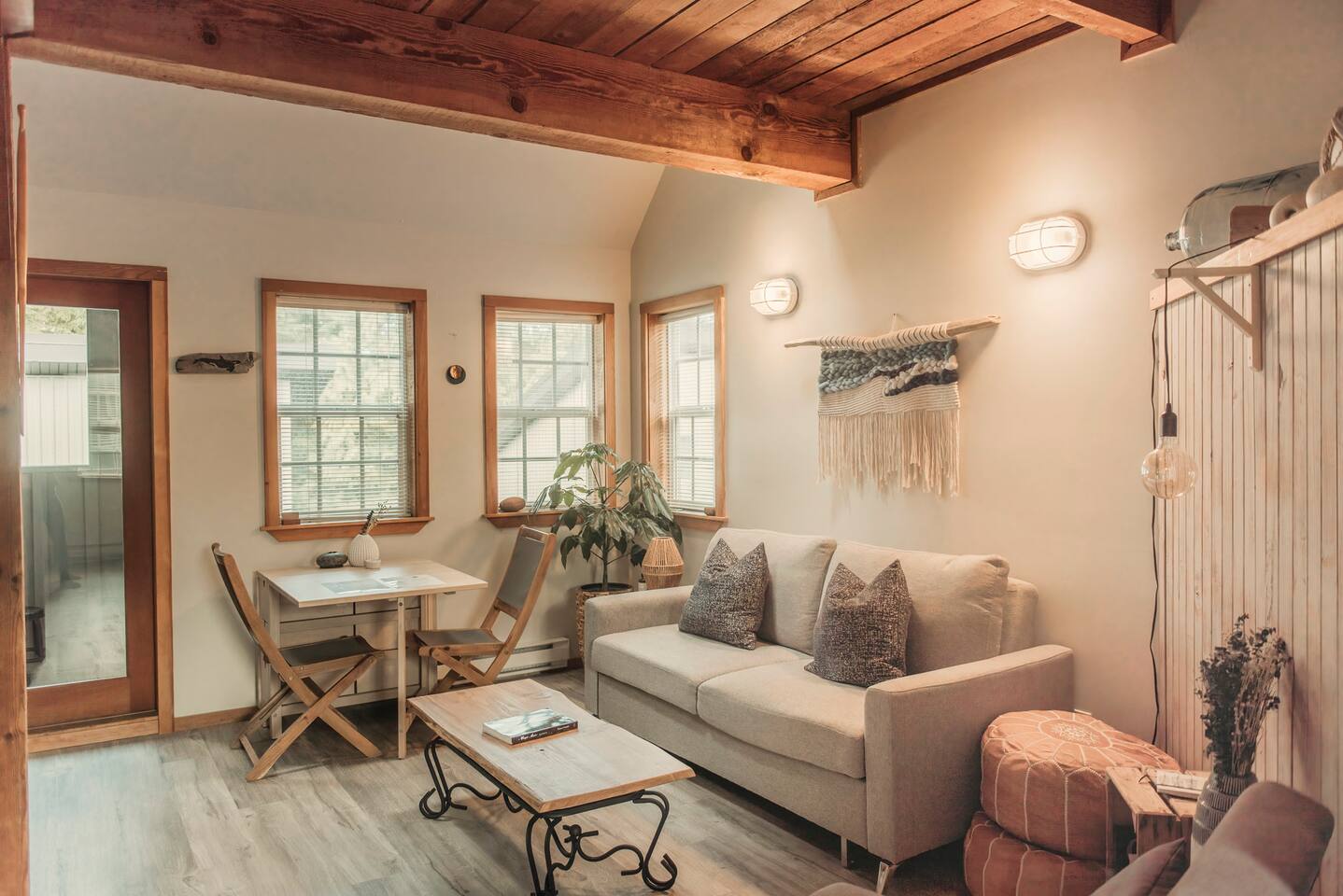 Upper Deck • Ocean Side - Terrace Beach! West Coast Loft