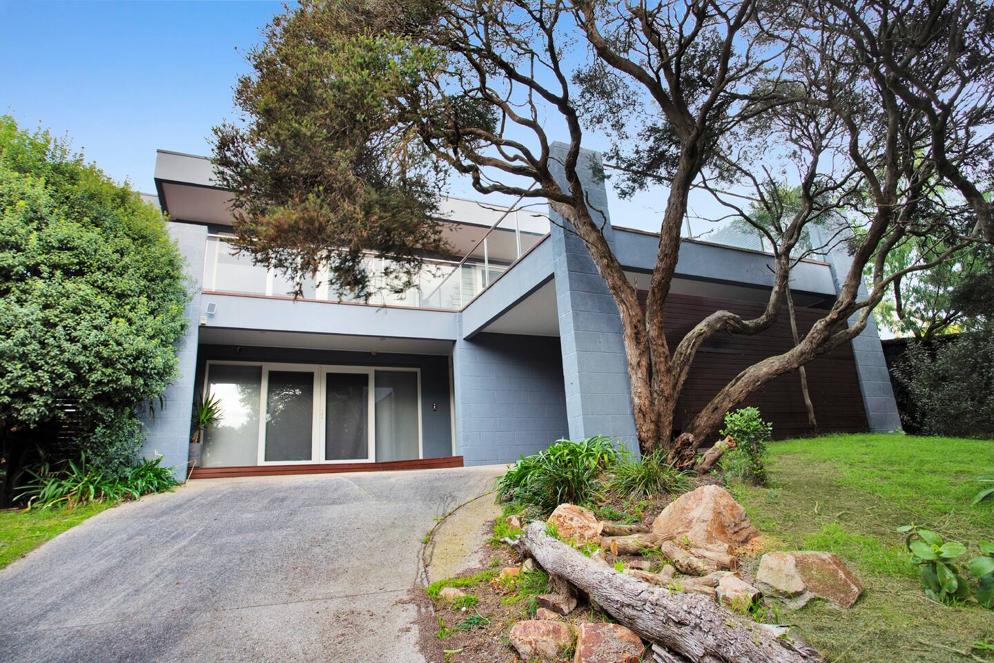 Summer by the Sea by Ready Set Stay- BYO LINEN AND TOWELS