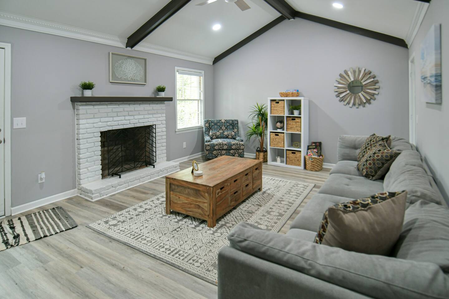 3 BD/2 BA Home w/ Ping-Pong, Arcade, 2 Din Rooms