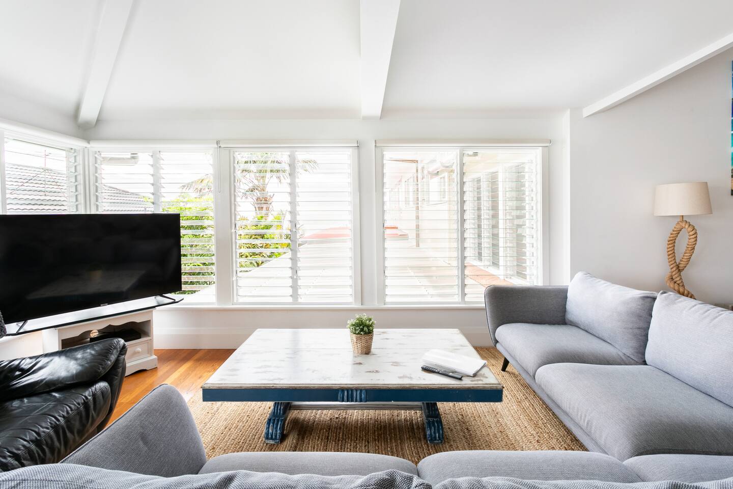 Divine Ocean View Beachside Apartment