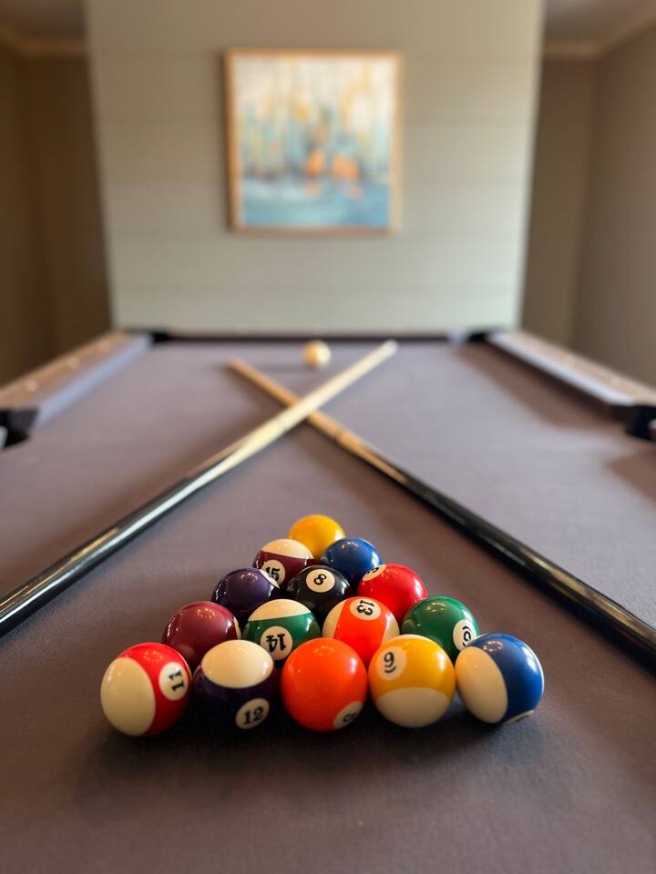 Family Home + Back Guest Home - Holiday Home