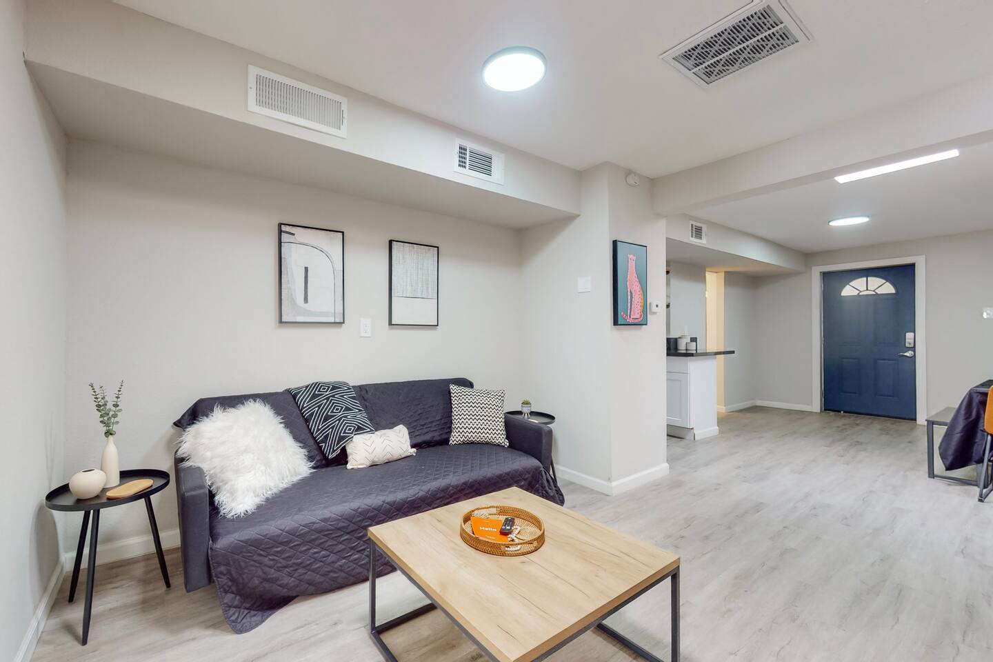 ⟫ Dog Run & Courtyard 2 Bedroom Apt w/King Bed W&D