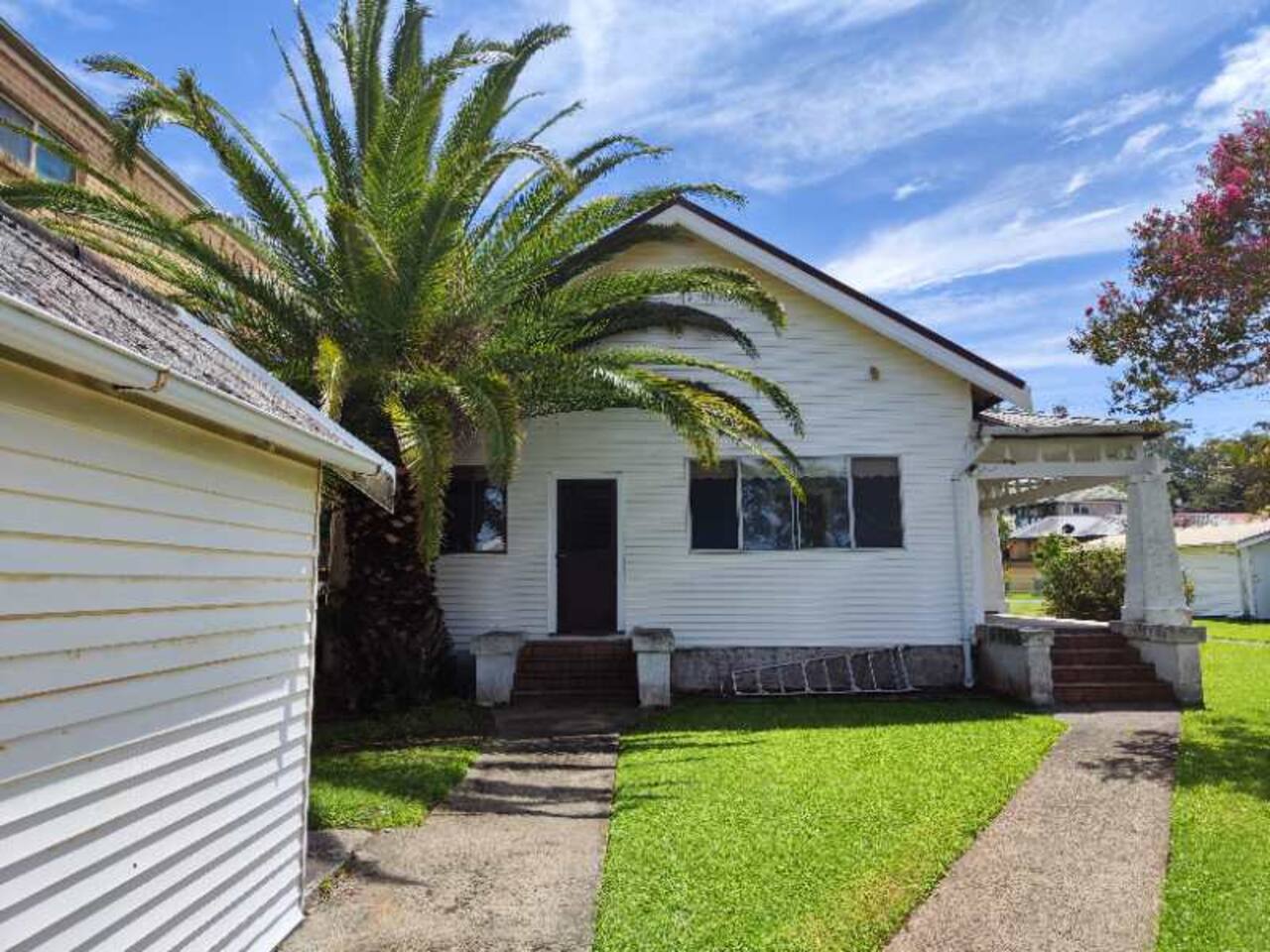One Bedroom Seaside Cottage with Jetty