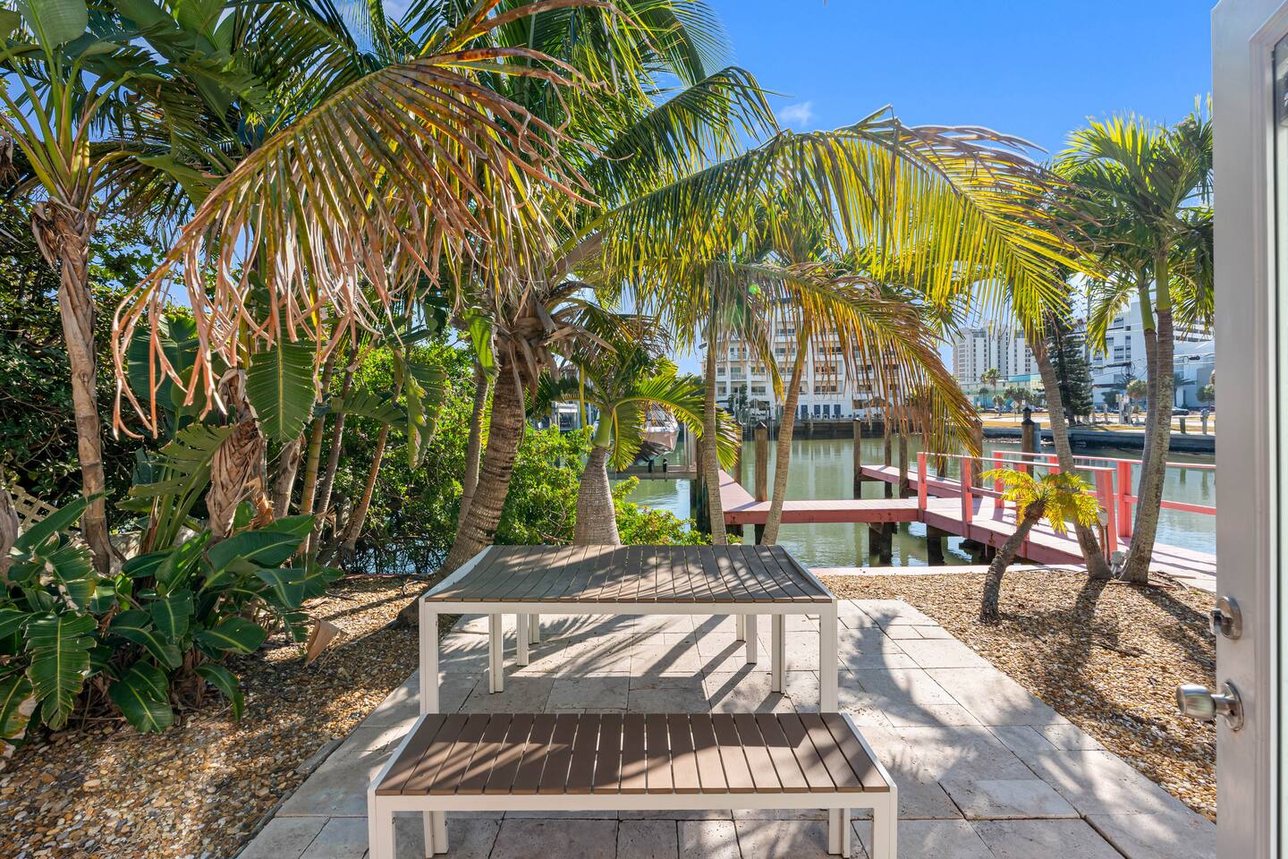 Doorstep Dock ~ Waterfront ~ 3 min to beach