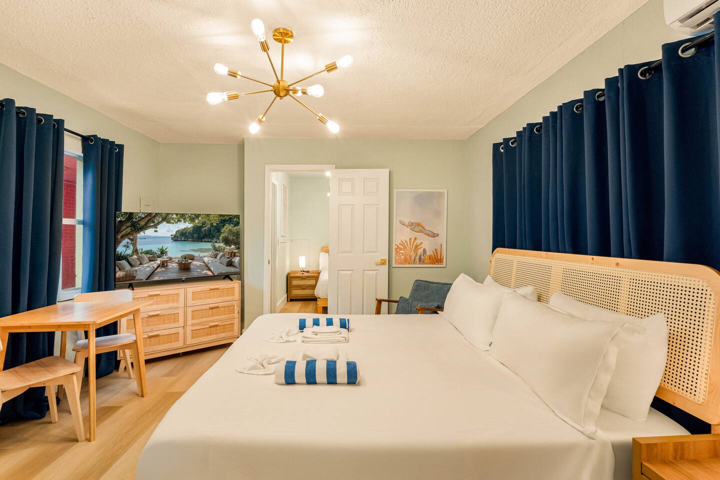 2 beds ~ kitchen ~ 3 min to beach ~ pool ~