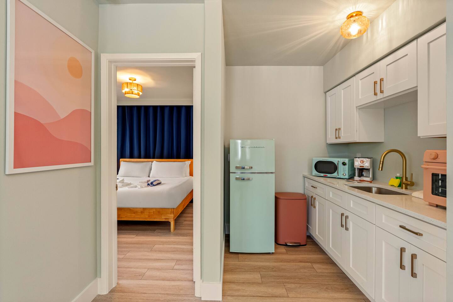 3 min to beach ~ pool ~ free parking ~