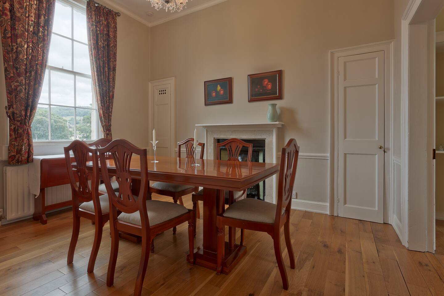 High-Class & Central & Spacious Top Floor Home