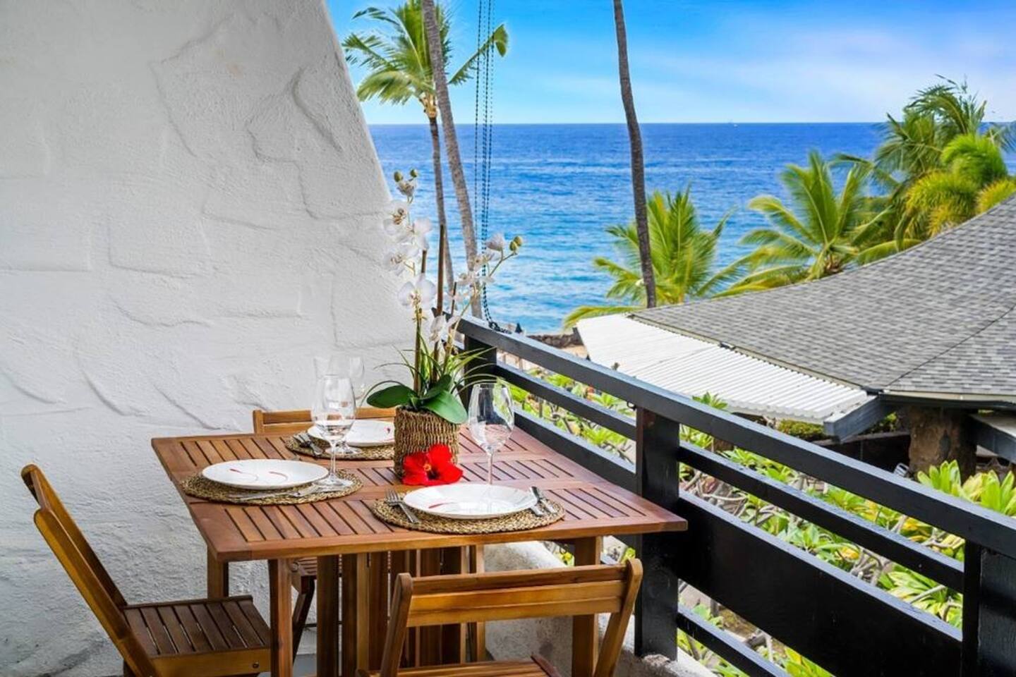 10 min to Town* AC*King Bed*Oceanside Pool