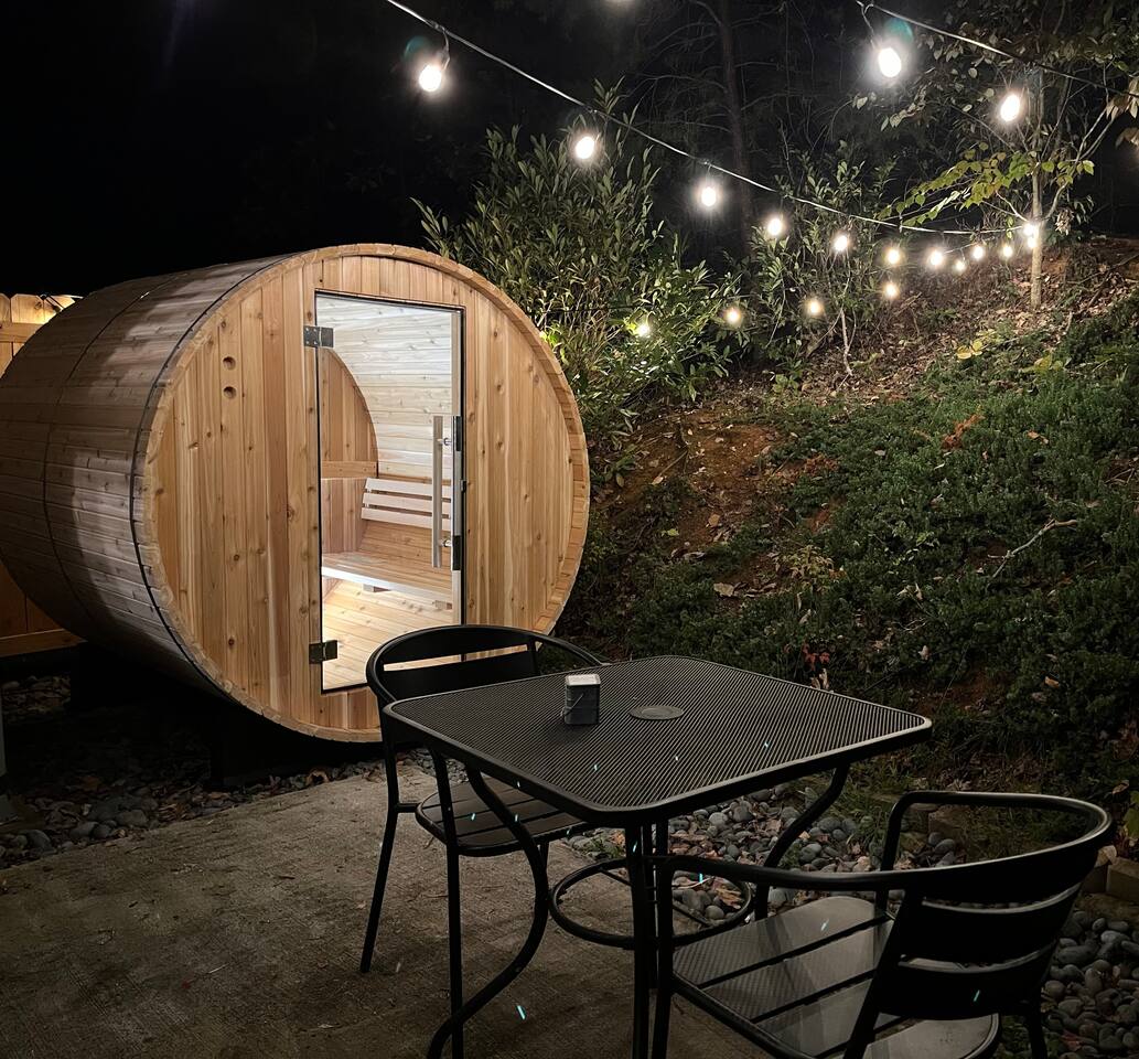 NEW 8 min to Dollywood~King~Sauna~Nintendo~Guitar