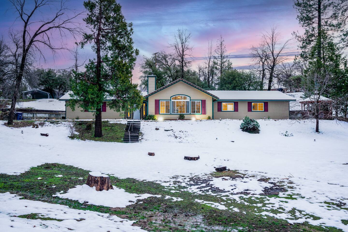Country Club Hideout - Hot Tub/Game room/EV