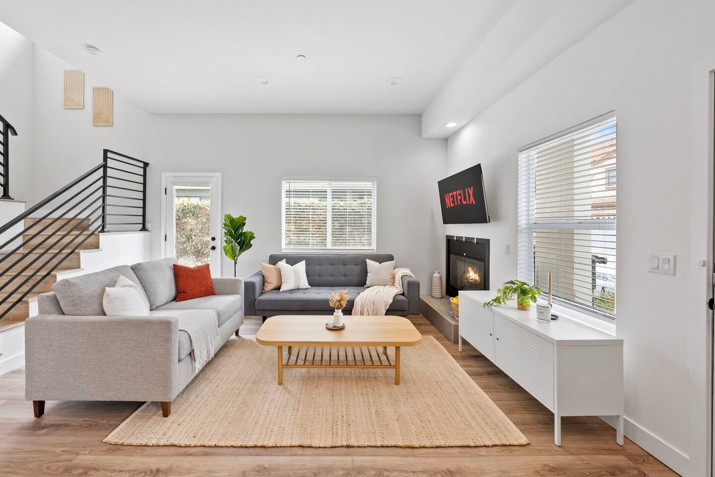 Modern 3BR Home Near Disneyland, Beaches, and Shop