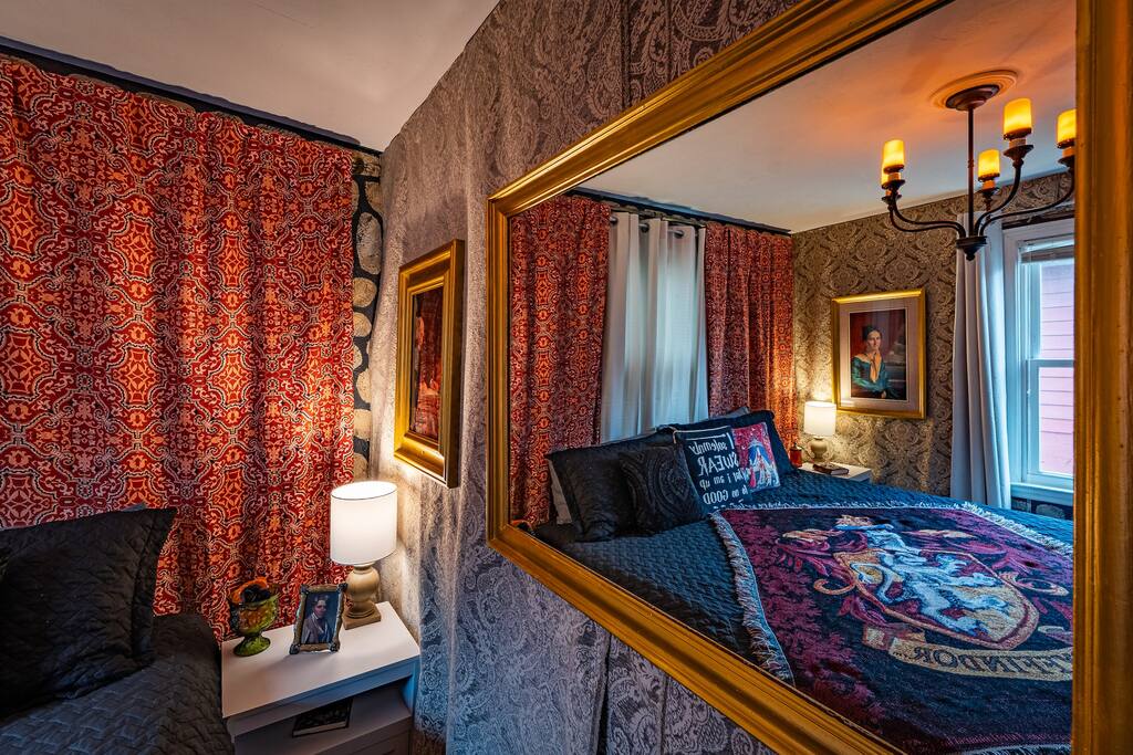 Wizard House w/ King & Escape Rm