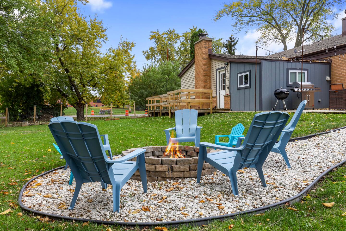 Schaumburg Sunrise - 4 BRs & Outdoor Firepit