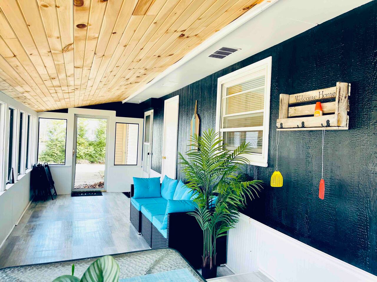 Something About Sara: 4BR, Gameroom, Dock