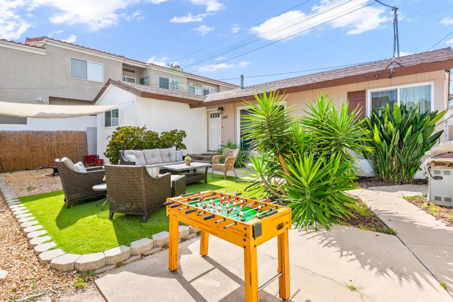 Perfect Big Beach House/Private Yard & Parking