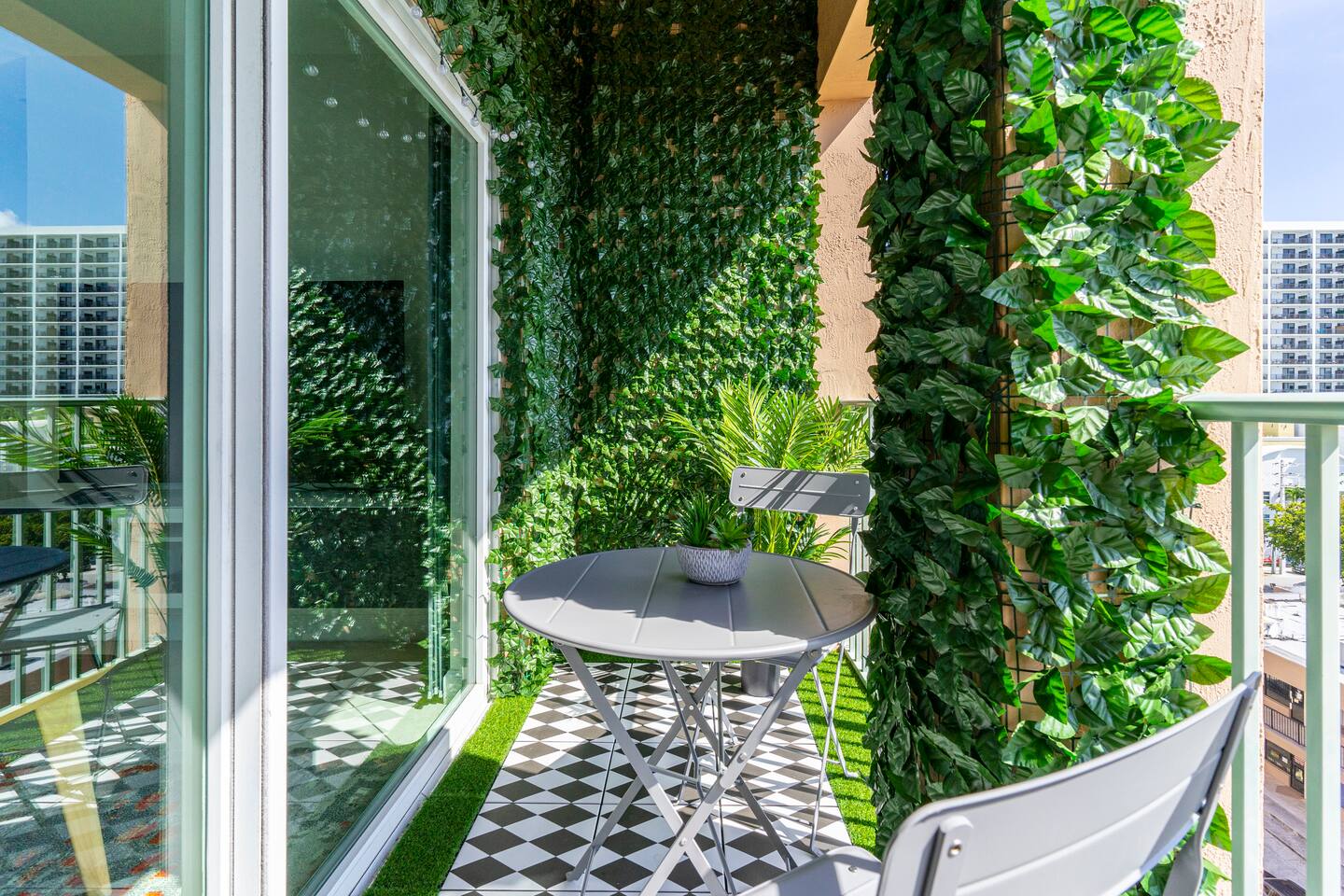 Chic 2 Bedrooms 2 Baths Apt Sleeps 5 Near Coral Gables