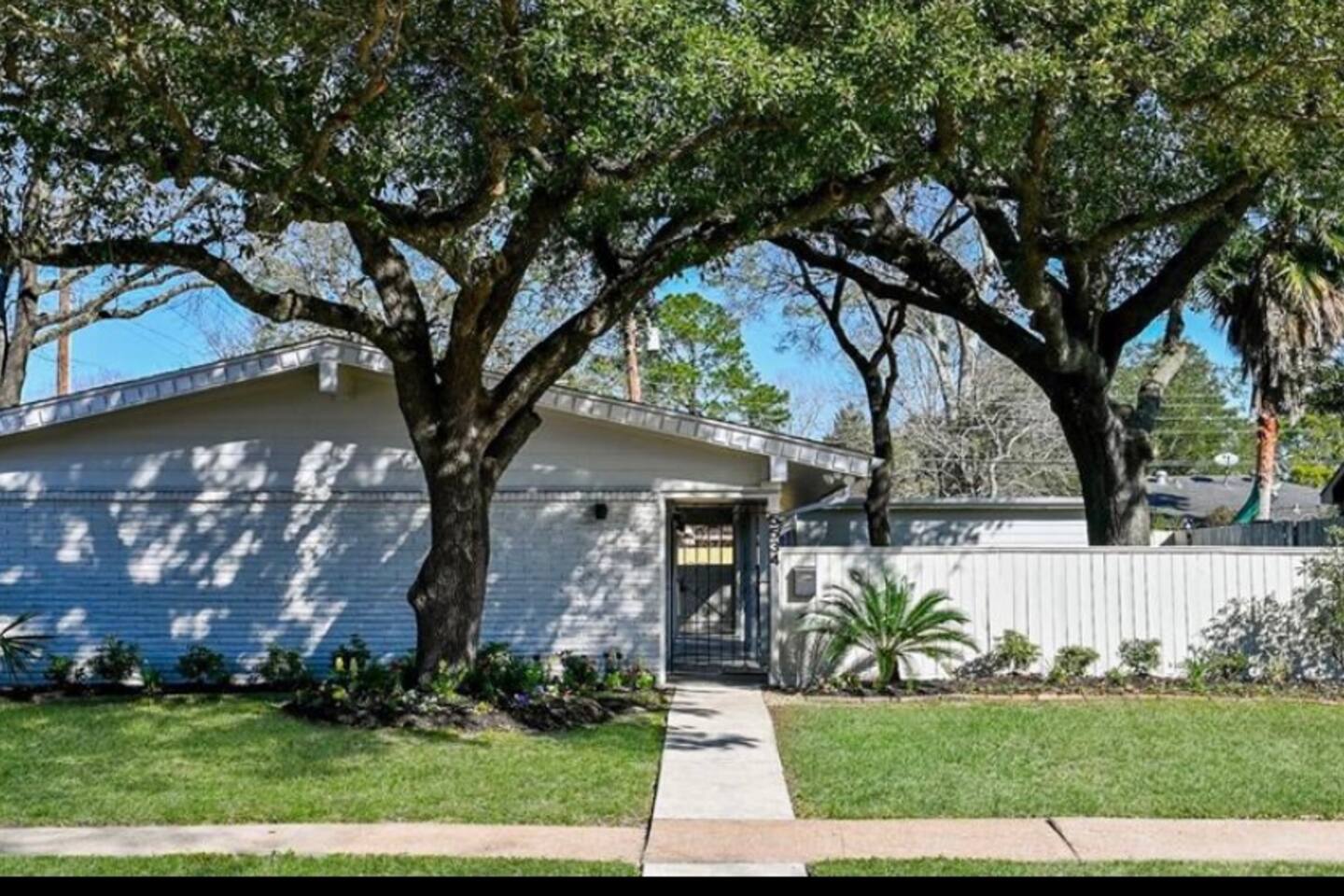 Luxury Designer Home | Med Center • NRG • Sleeps 8