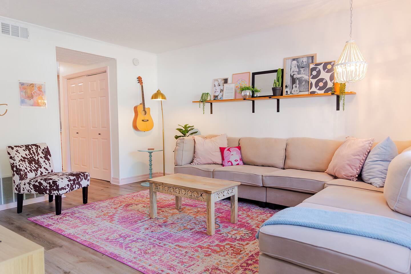 The Dolly-1/2 mi from the Square