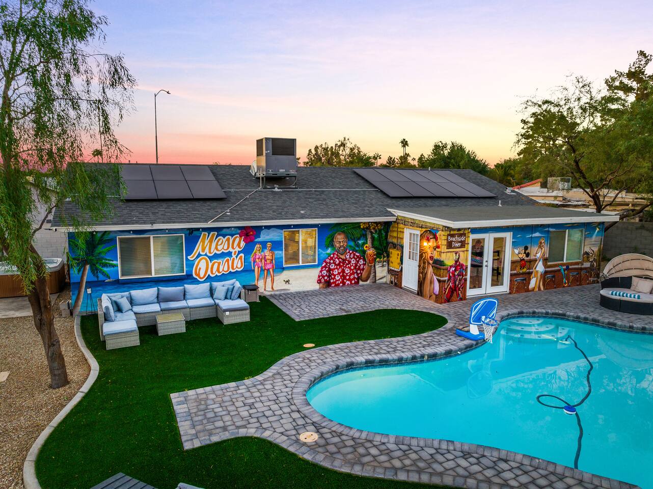 Pool | Hot Tub | Game Room | Mini-Golf | Lux Home