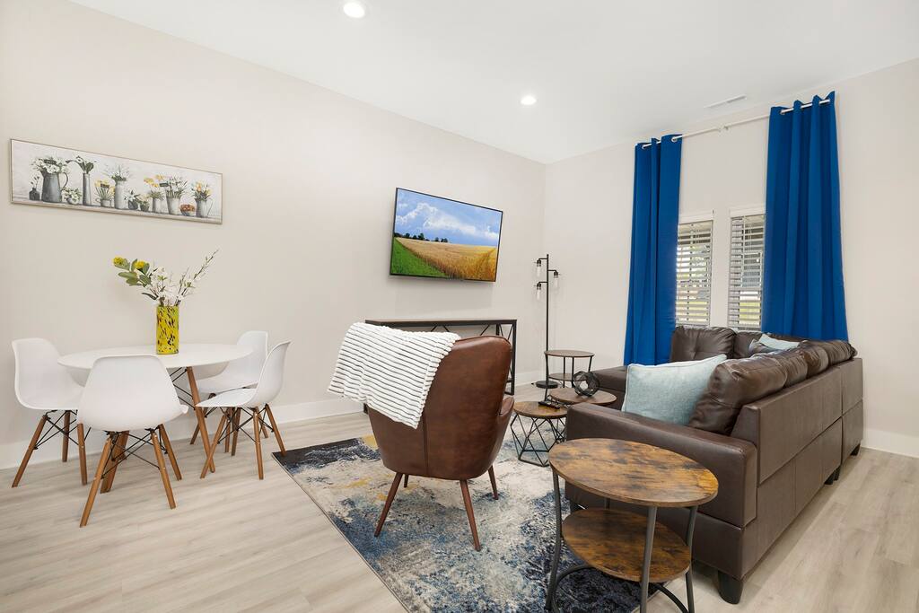 Downtown Modern Living!