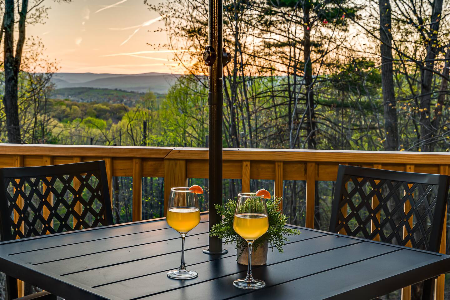 Romantic Private Cabin | King Bed, Hot Tub, Views