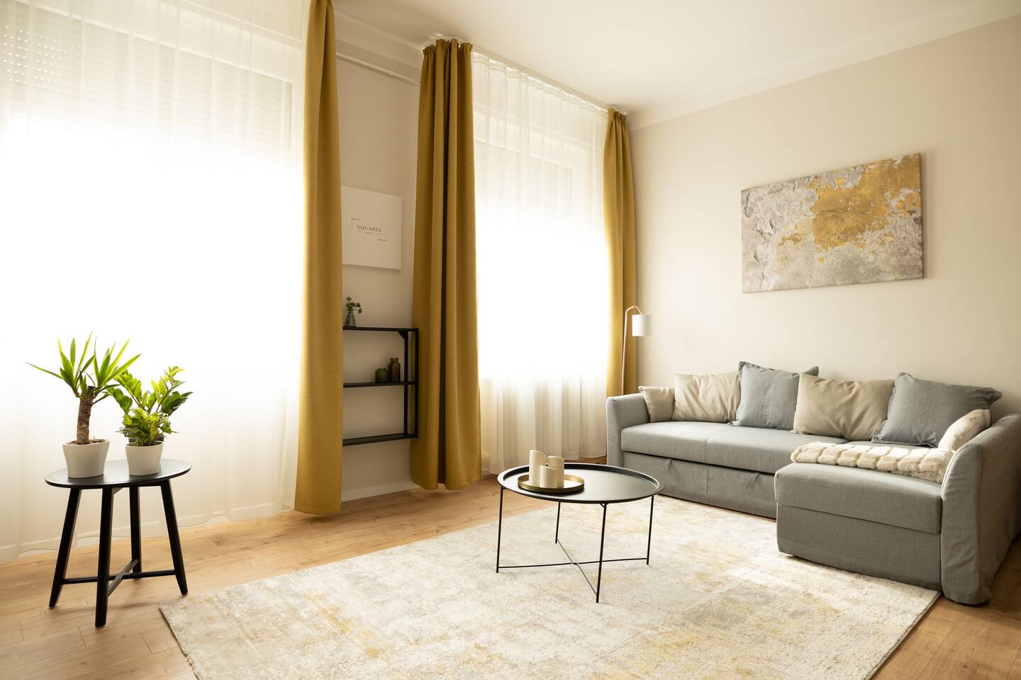 * Square 2 downtown apartman