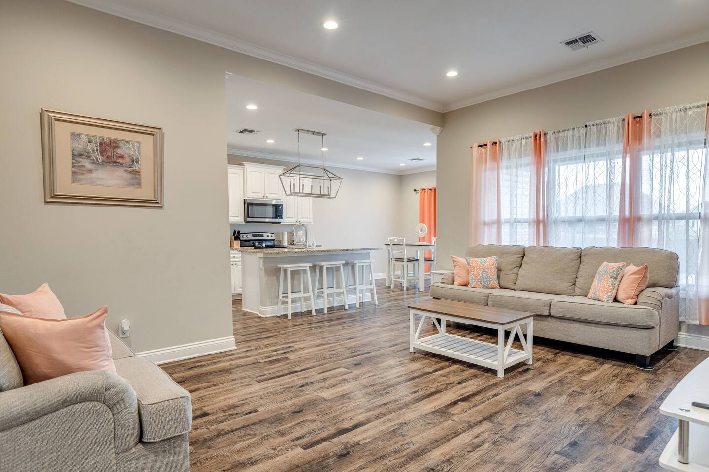 Peaceful Modern Elegant Retreat: Your Getaway!