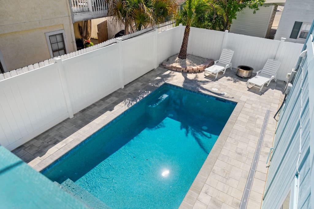 Water Sounds. Steps to sand pool home sleeps 13
