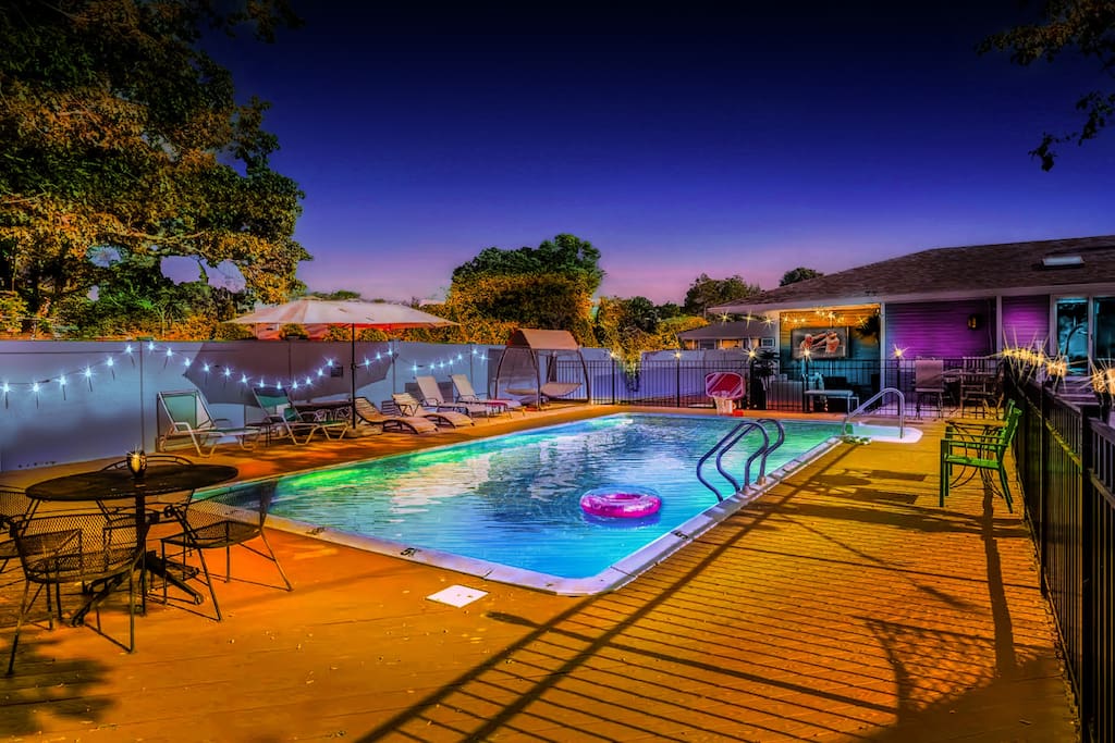 GOOD VIBEZ HOUSE! Mini Golf-Pool-Hot Tub-GameRoom!