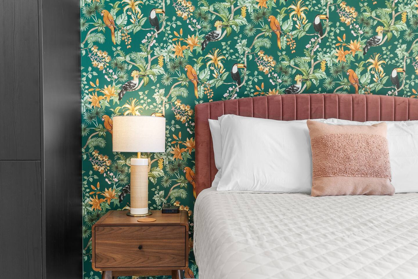 2 minute walk UAB Hospital | Full Kitchen | Gym