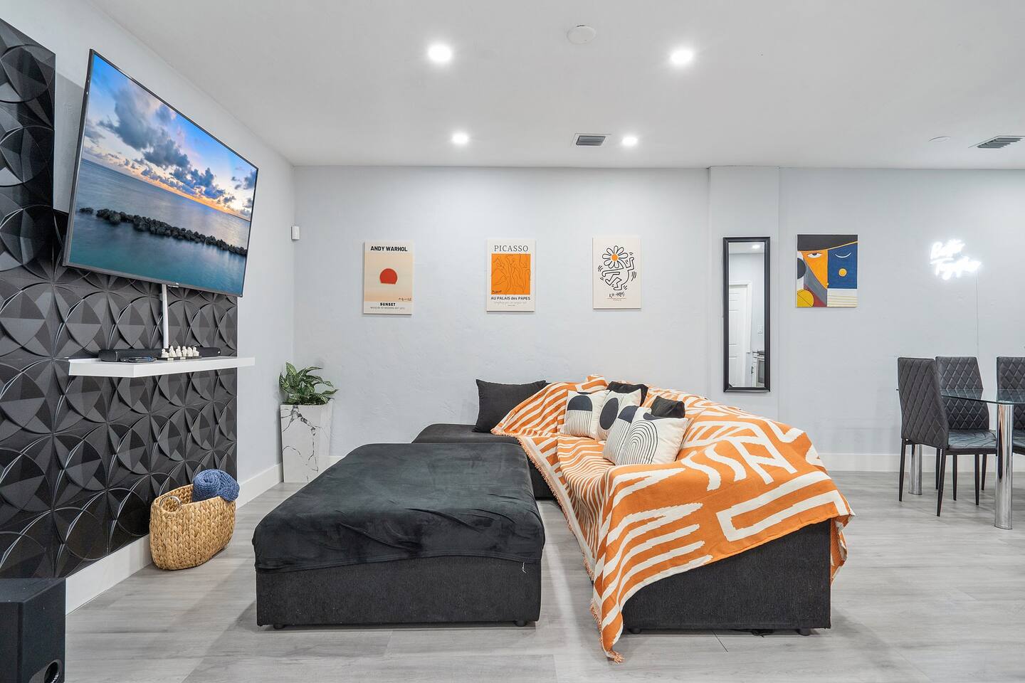 Massage Chair - Backyard - 5 min 2 DT Calle 8 Brickell