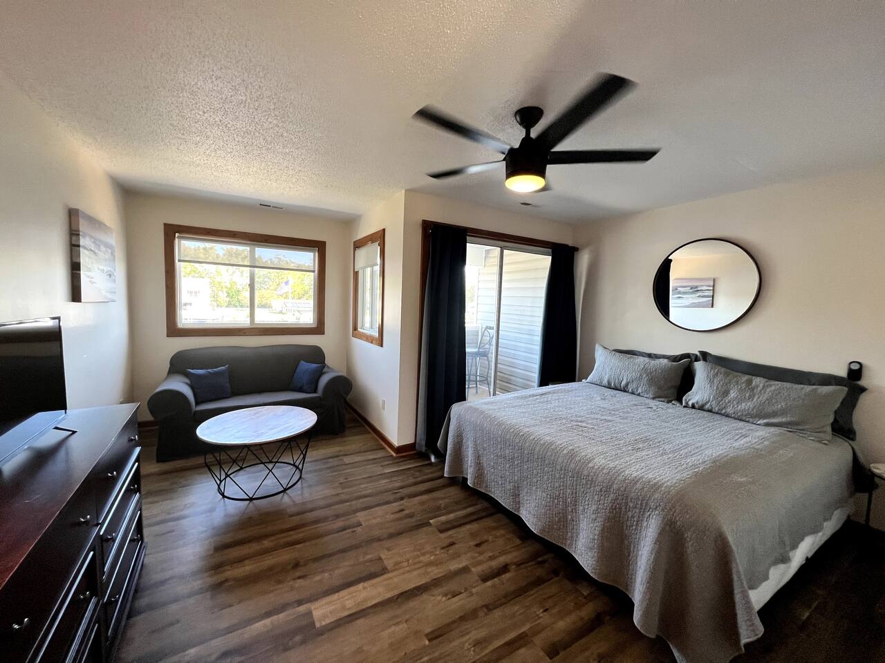 Knot Two | Dog-Friendly Waterfront Retreat for Two