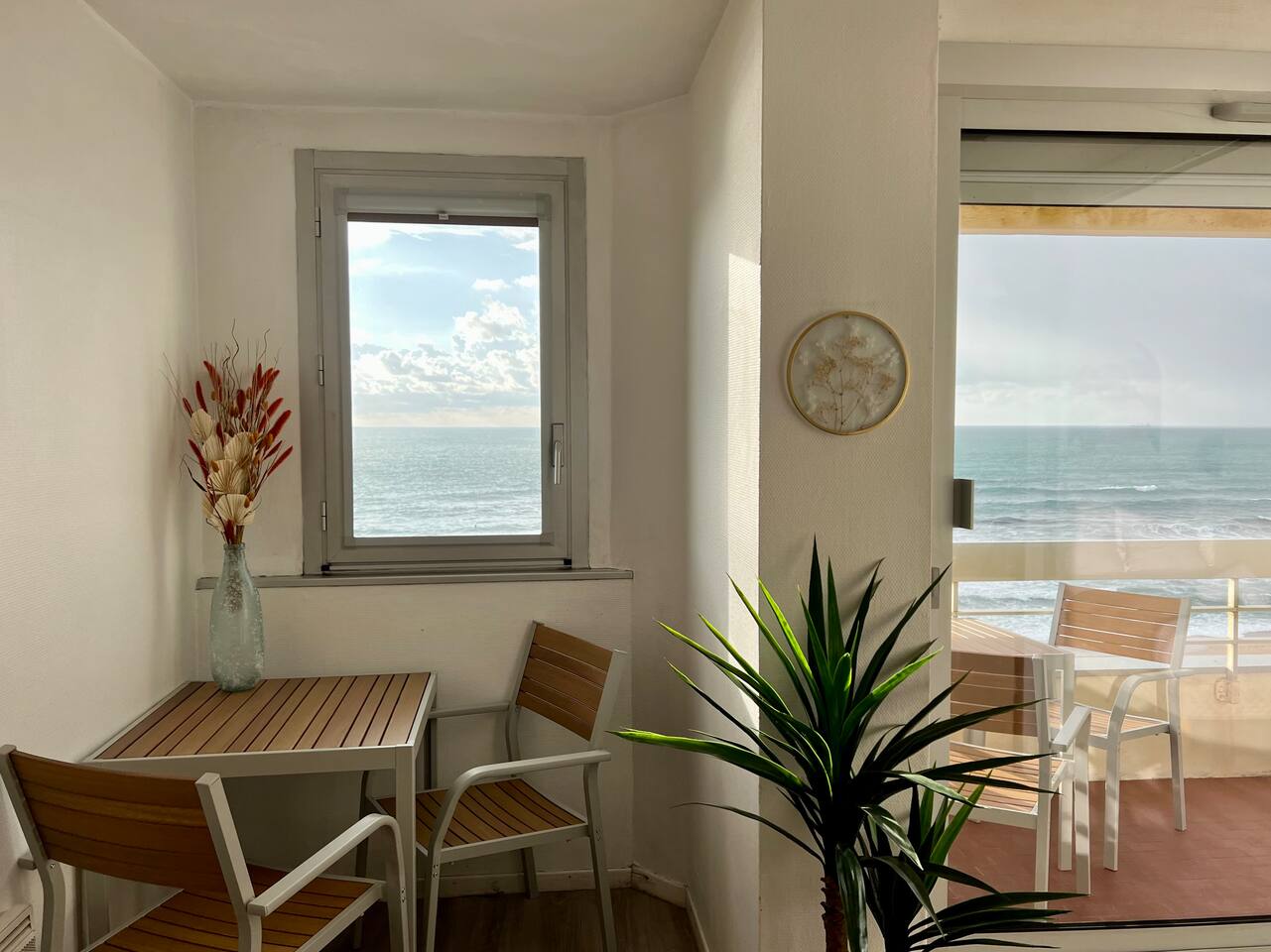 T2 sur l'océan avec place de parking