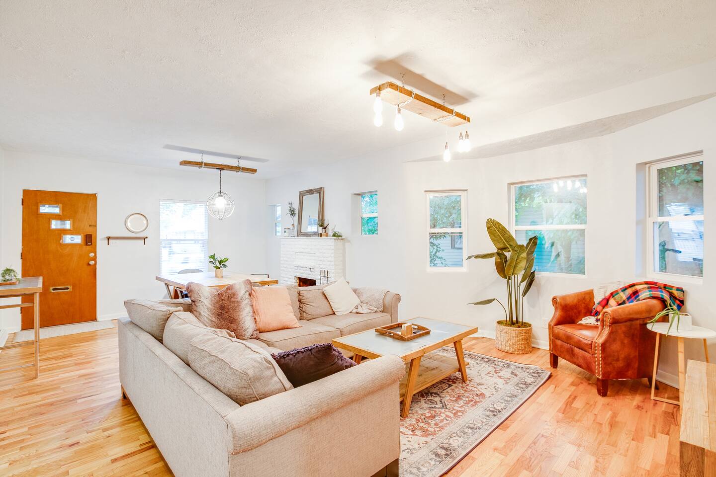 Entire South Bend Bungalow - Walk to Notre Dame