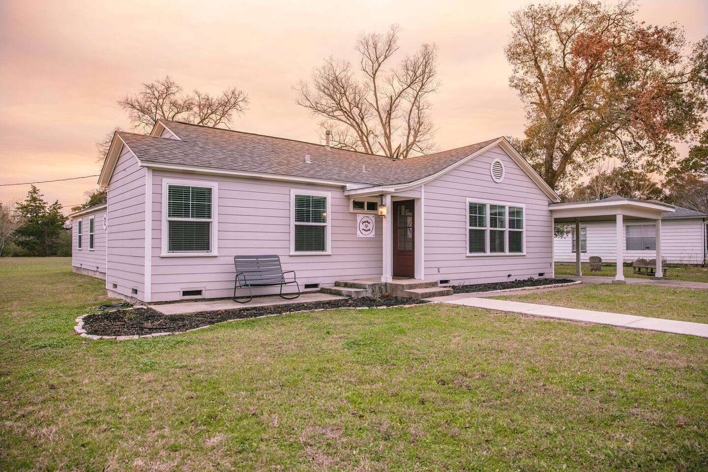 Good Bull Getaway-Aggie Retreat-with Game Room!