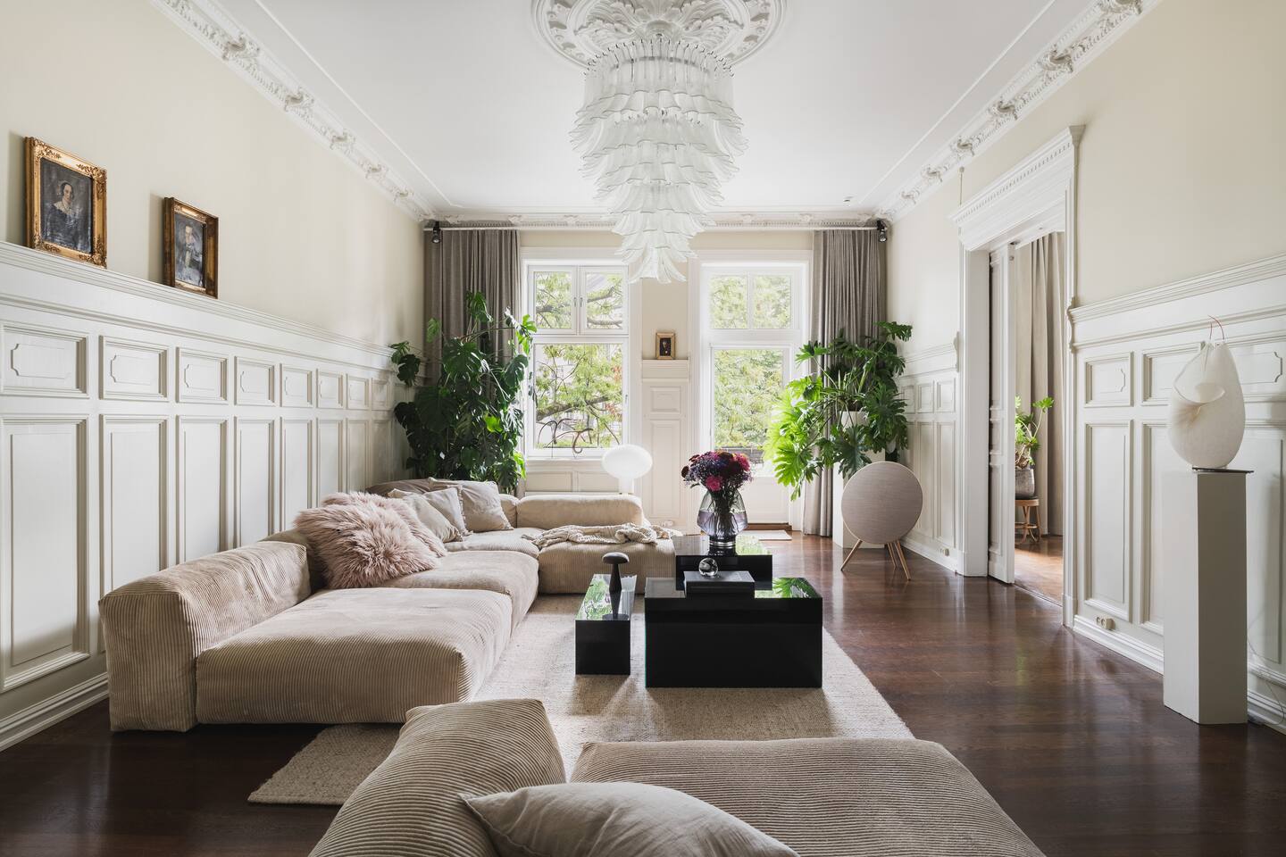 The Art Retreat - 2800 sqft - Parking + Spa