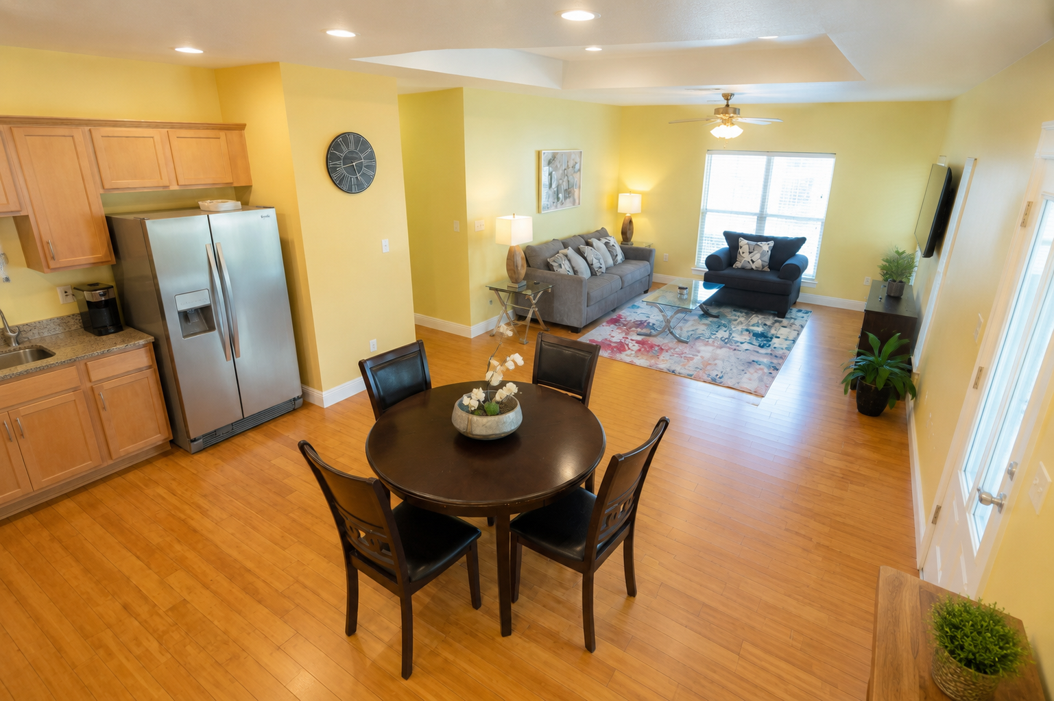 Stunning 3BR Apt • Parking • Full Kitchen • WiFi