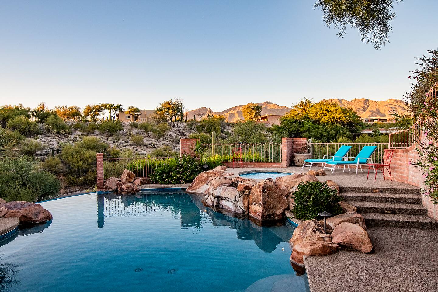 Saguaro Vista - Pool! Spa! Views!