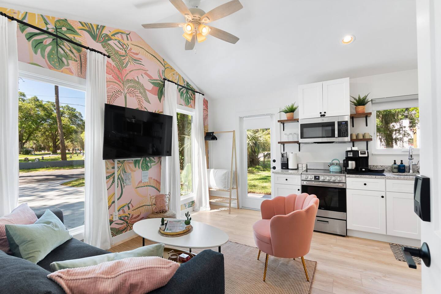The Flamingo Studio-Full Kitchen-Near Historic DT