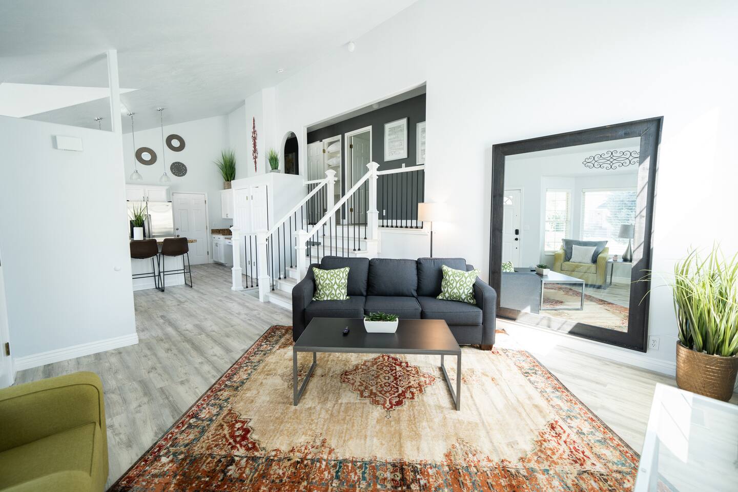 4bd rm | king | lux | fast WiFi