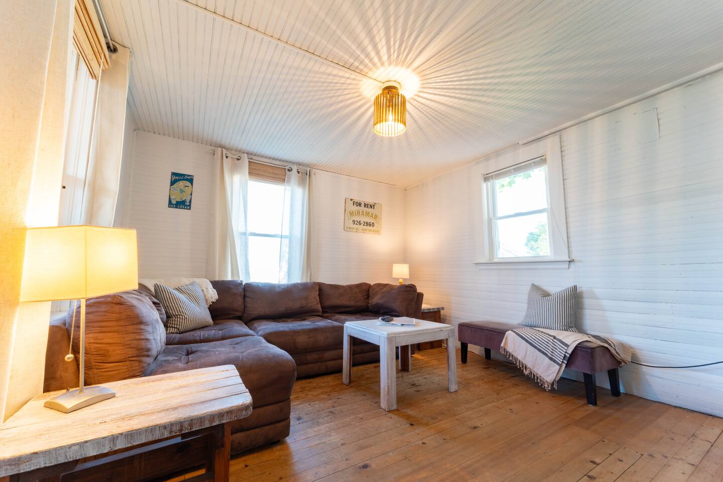 The Coleman Cottage: 6 Houses from the Sand