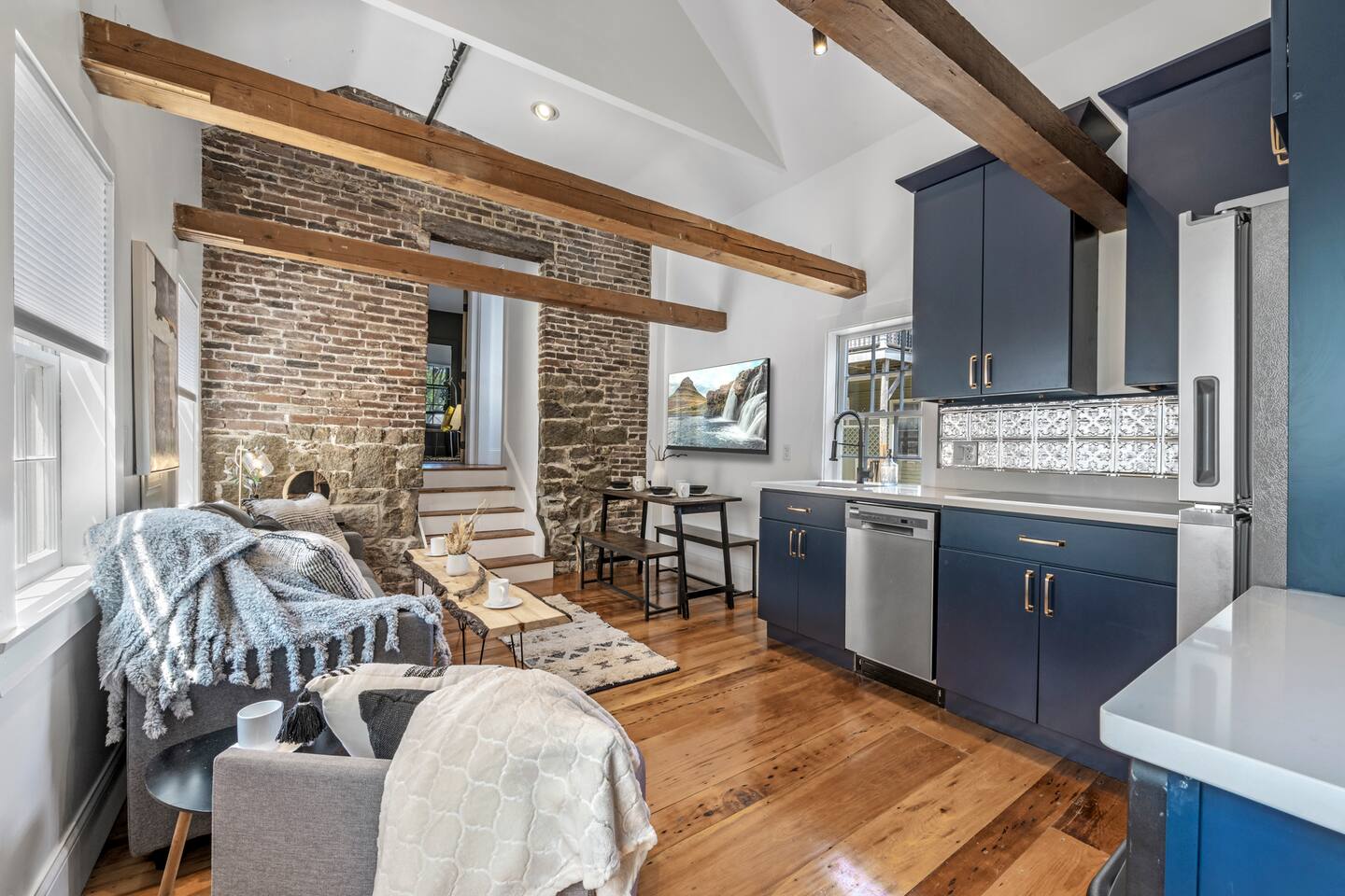 The Bookstore|King Beds|Walk2Beach|Private Parking