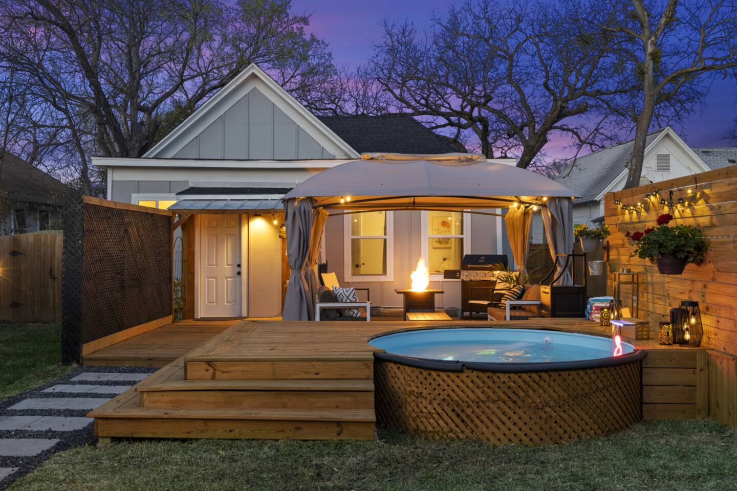 Pool 4 mins 2 Silos & Cameron Park