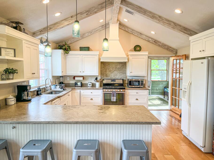 Luxury Country Home, Spacious and Cozy