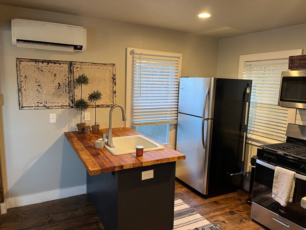 Little bungalow near downtown